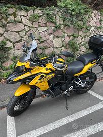 Benelli TRK 502X con valige originali GIVI