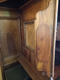 Antico Confessionale in noce del 1700