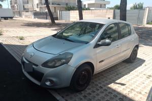clio terza serie benzina anno 2011