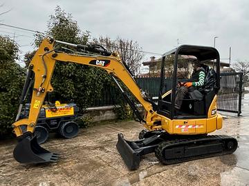 E165 Mini escavatore 30 q Caterpillar 303E