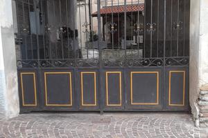 Trilocale con giardino esclusivo e box via roma 2