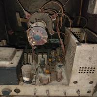 Antico televisore autovox