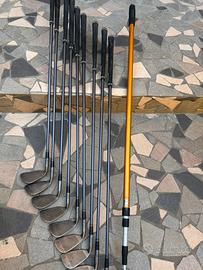 Set golf in grafite con mazza raccogli palline