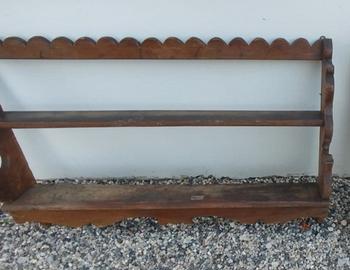 Piattaia in legno antica 
di casa padronale 