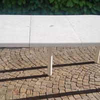 Tavolo in resina allungabile