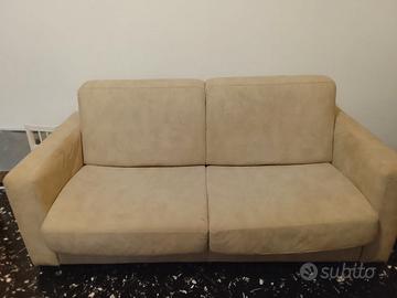 2 divani letto e una poltrona