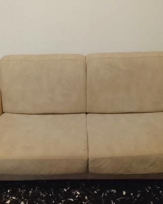 2 divani letto e una poltrona