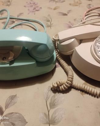 coppia di telefoni a disco combinatore