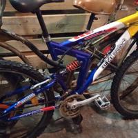 pezzi di ricambio per svariate bici