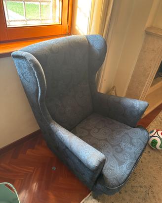 Poltrona Bergère blu – comoda e solida