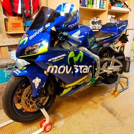 Moto CBR RR 600 Movistar