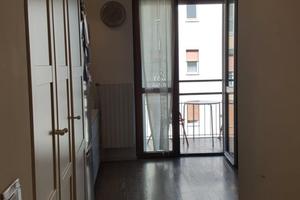 Monolocale luminoso con balcone - Porta Romana