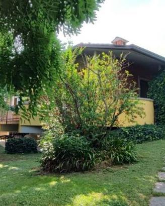 Villa di 242 m² con 4 locali e box auto a Calvenza