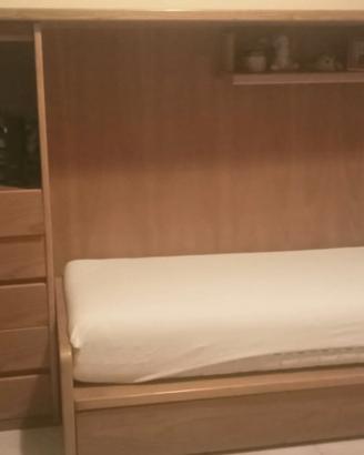 Cameretta con due letti in frassino