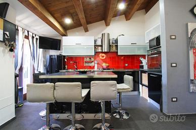 VILLA A SCHIERA A RECANATI