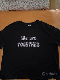 T shirt nera con stampa