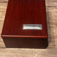 Scatola vintage Presenta qualche difetti*