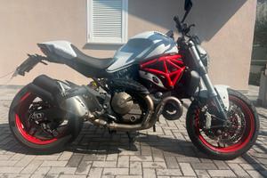 Ducati Monster 821