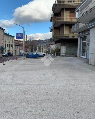 MULTILOCALE A ATINA