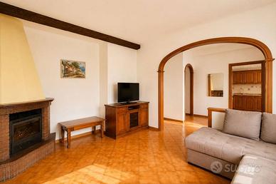 Appartamento di 105 m² con 3 locali e box auto a M