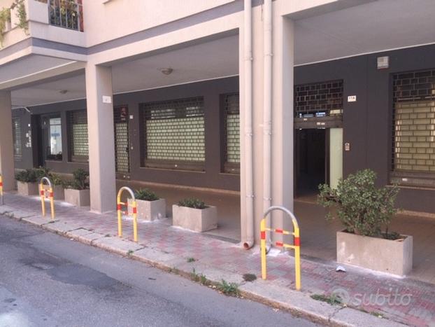 Cagliari Locale c\1 200mq fronte strada