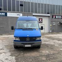Minibus usato Mercedes 208 D
