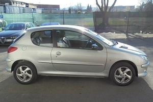 Pezzi di ricambio Peugeot 206 XS 1.6 Hdi 2005