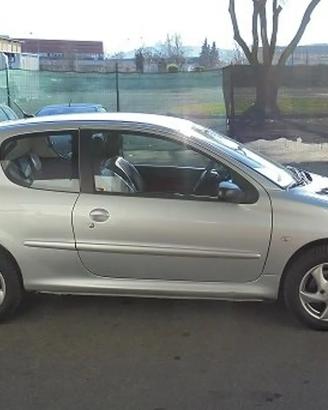 Pezzi di ricambio Peugeot 206 XS 1.6 Hdi 2005