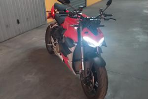 Ducati streetfighter v4