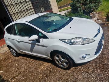 Ford fiesta 1,4 del 2010 benzina gpl