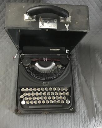 Macchina da scrivere OLIVETTI ICO