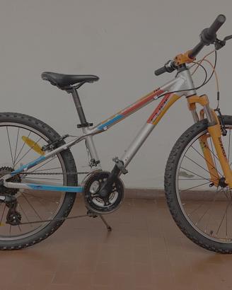 Bicicletta Cube Acid 240