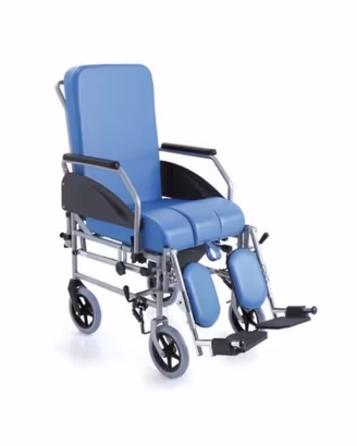 sedia con ruote per disabili e comoda wc