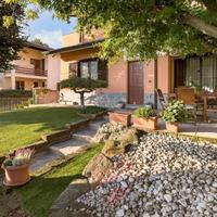 ARCORE-VILLA DI TESTA CON GIARDINO E BOX AUTO TRIP