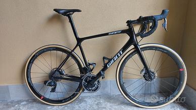 GIANT TCR ADVANCED SL + SRAM RED Etap + FULCRUM