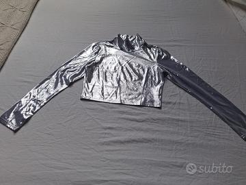 maglia corta e aderente laminato argentocon manica