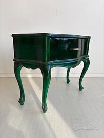 Comodino in legno