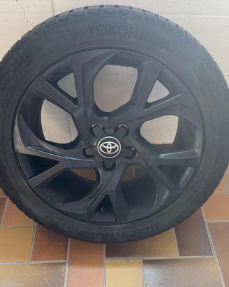 cerchi 18 toyota C-HR originali con gomma termica
