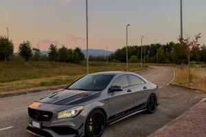 MERCEDES CLA 45 AMG 381cv - 10/2015