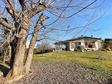 MERAVIGLIOSA VILLA CON PARCO: luminosità e priv...