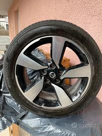Pneumatici + cerchi in lega nissan