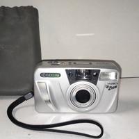 Macchina fotografica Kyocera Yashica EZ Zoom