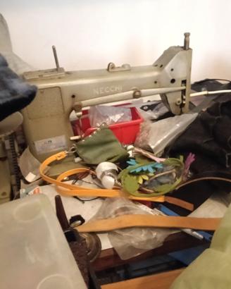 Macchina da cucire professionale Necchi per cuioi