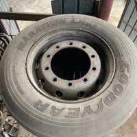 Gomme camion