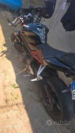 triumph 765 treet triple R 2017