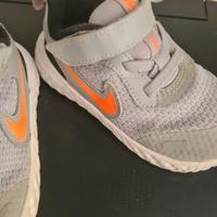 Scarpe da bambini unisex di Nike, modello Revoluti