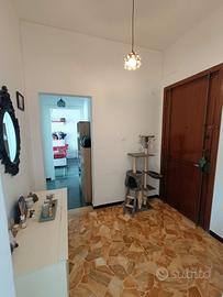 Oregina luminoso appartamento arredato