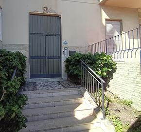 Consolare Pompea Paradiso 4 locali +auto +cantina