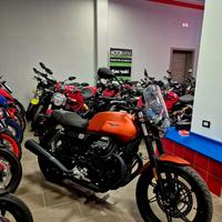 Moto Guzzi V7 IV 850 ANNO 2022 KM 3000 UNIPRÒ