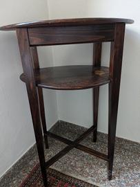 Tavolino antico in legno con pianali intarsiati